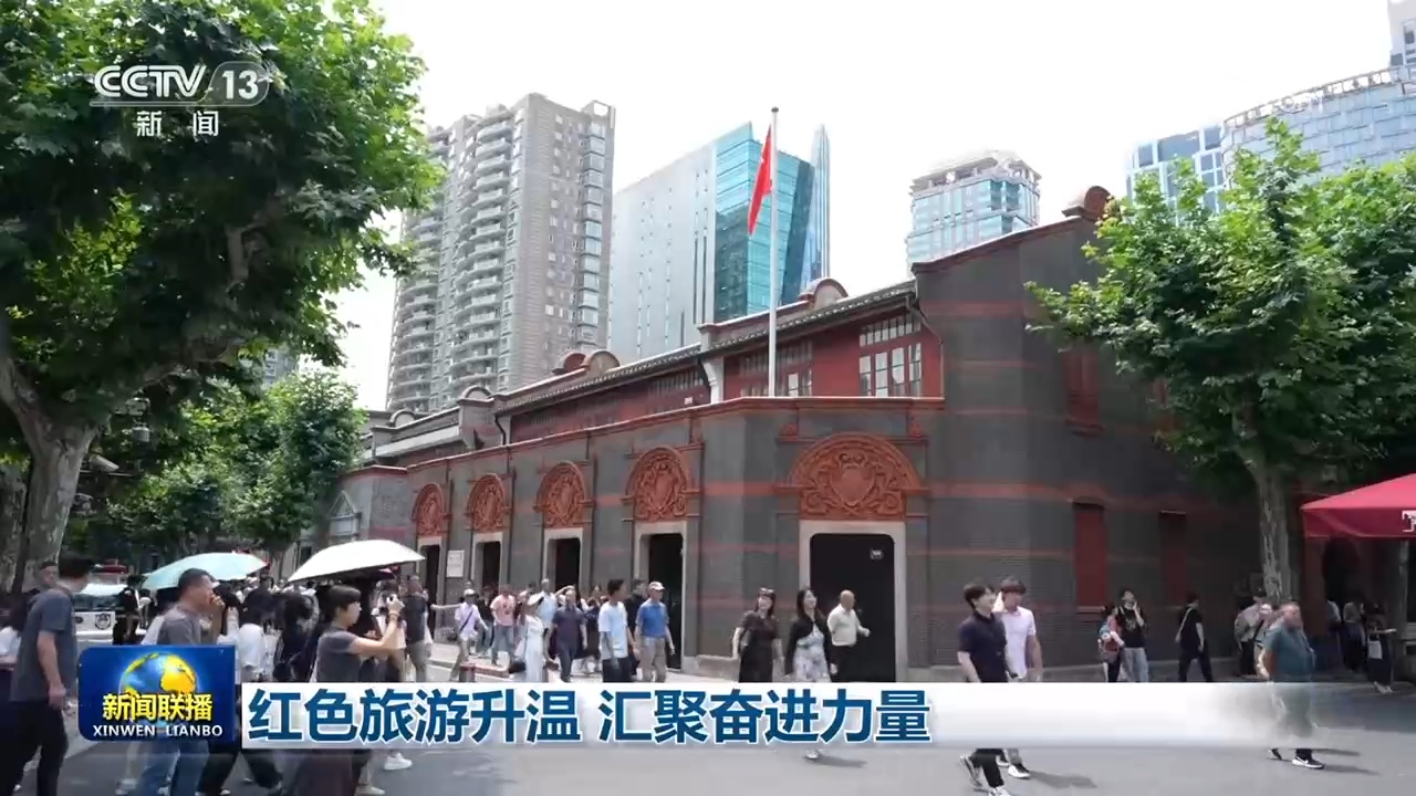教师在幼儿园内驾车撞倒名孩子致死