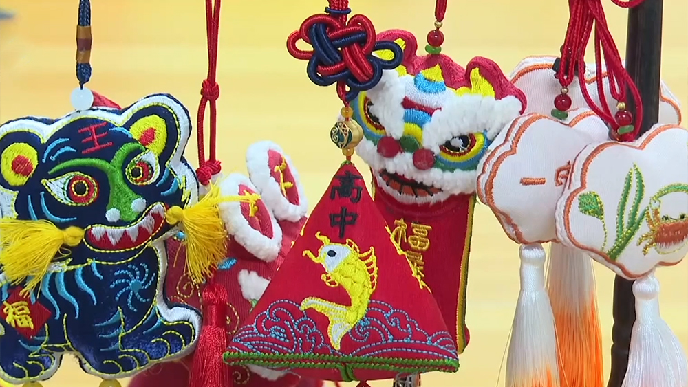 “七一勋章”映照初心使命