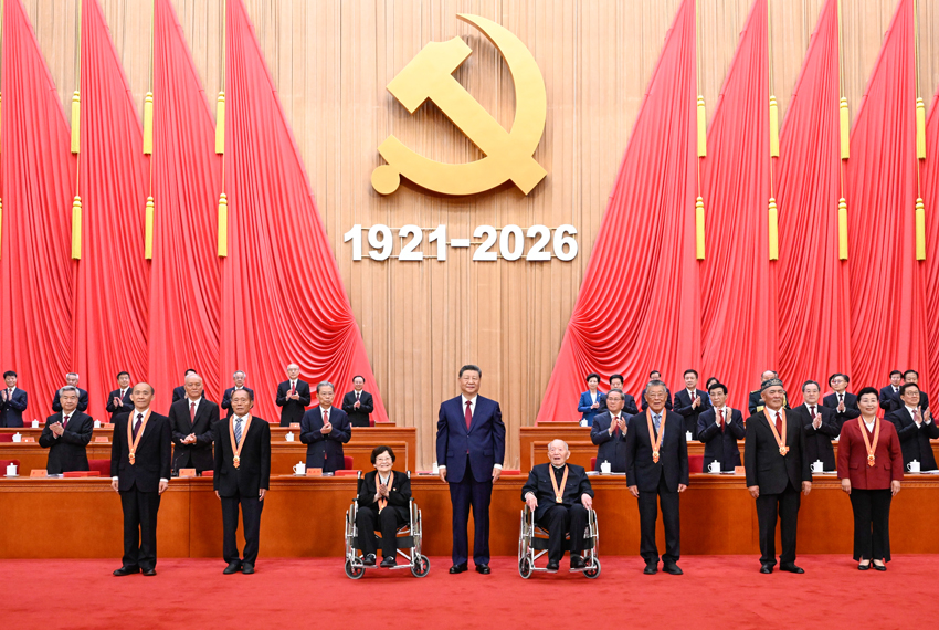 习近平会见白俄罗斯总统卢卡申科