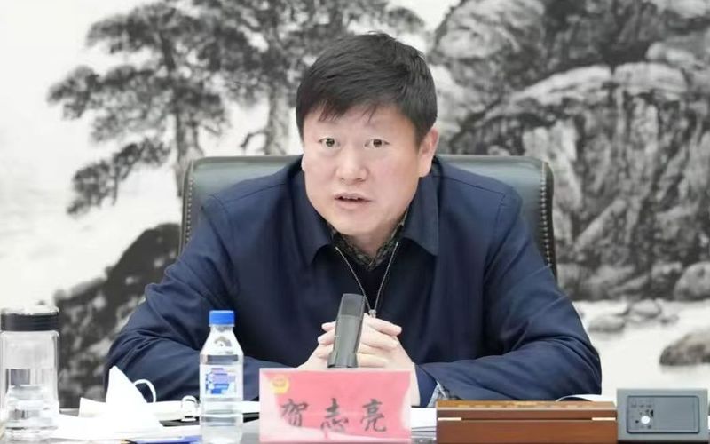 萧敬腾在婚礼上泪流满面