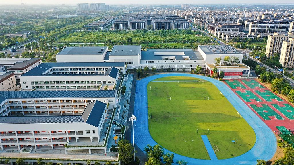 老赖为不还钱收入万支出万